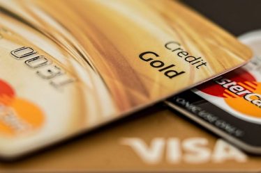 Carte prépayée, débit ou crédit : quelles différences et quel choix faire